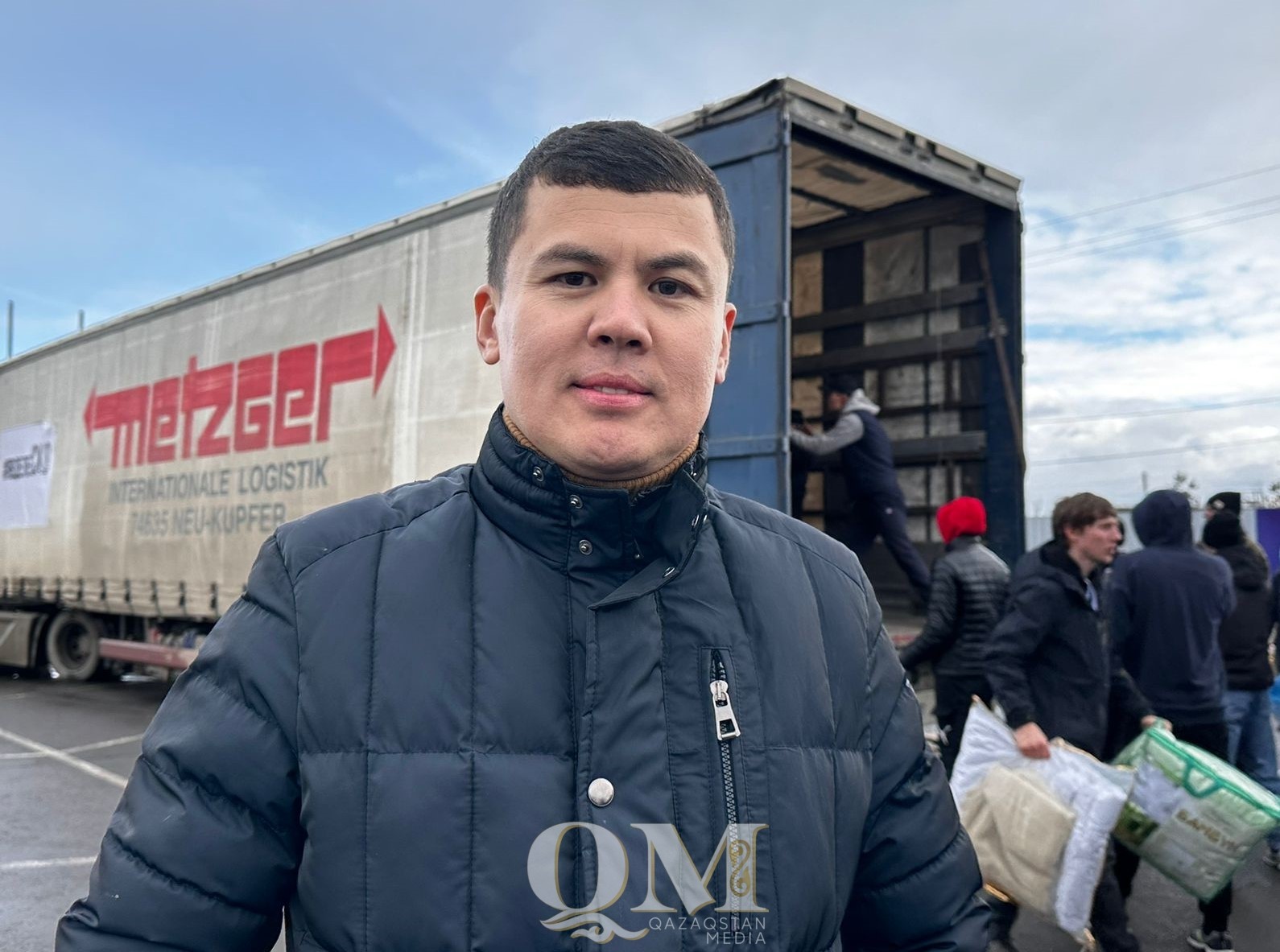 40 тонн гумпомощи привез известный блогер из Астаны в Петропавловск