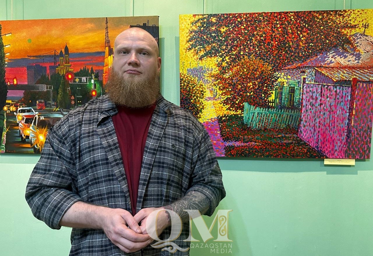 Психоделика с помощью света: выставка Виталия Жукова открылась в Петропавловске