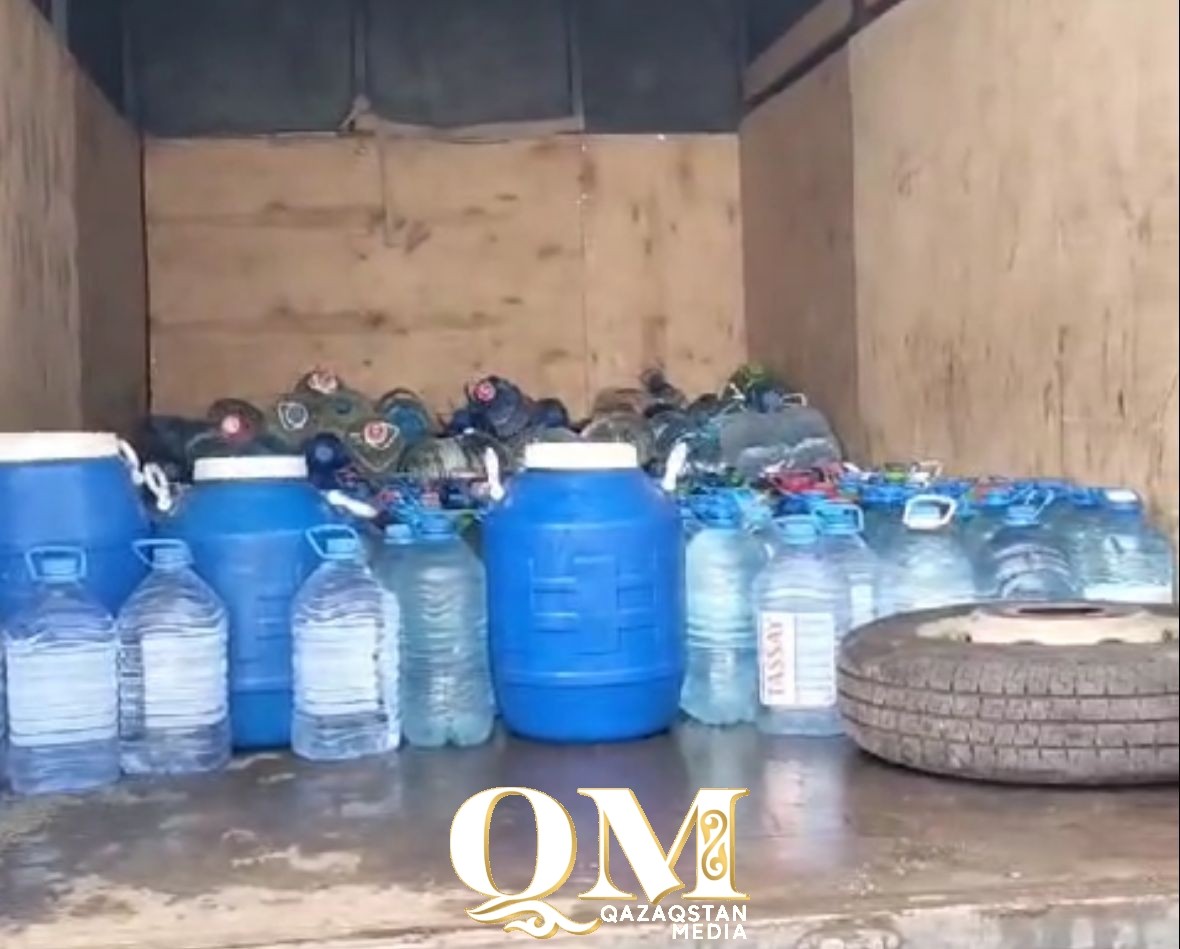 Восемь тонн воды привезли жители Тайыншинского района в Петропавловск