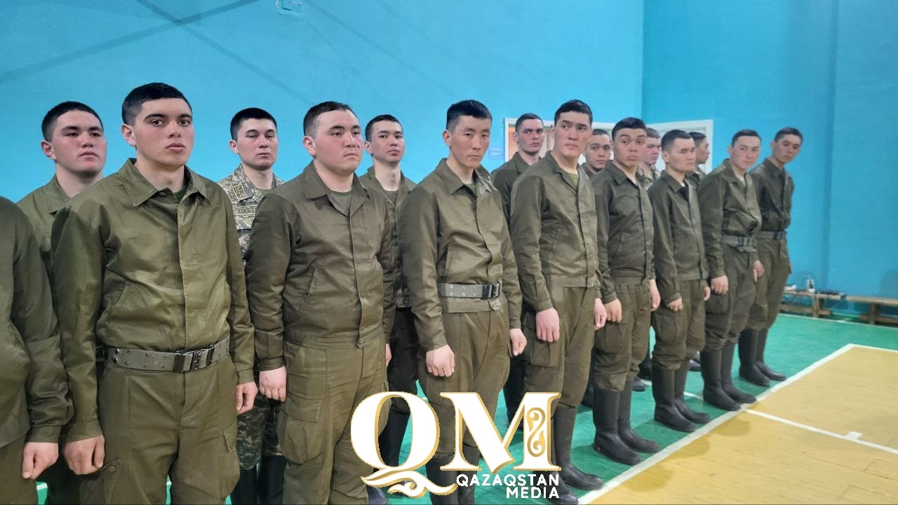 Су тасқынымен күресіп жүрген әскерилер барлық керек-жарақпен қамтылған