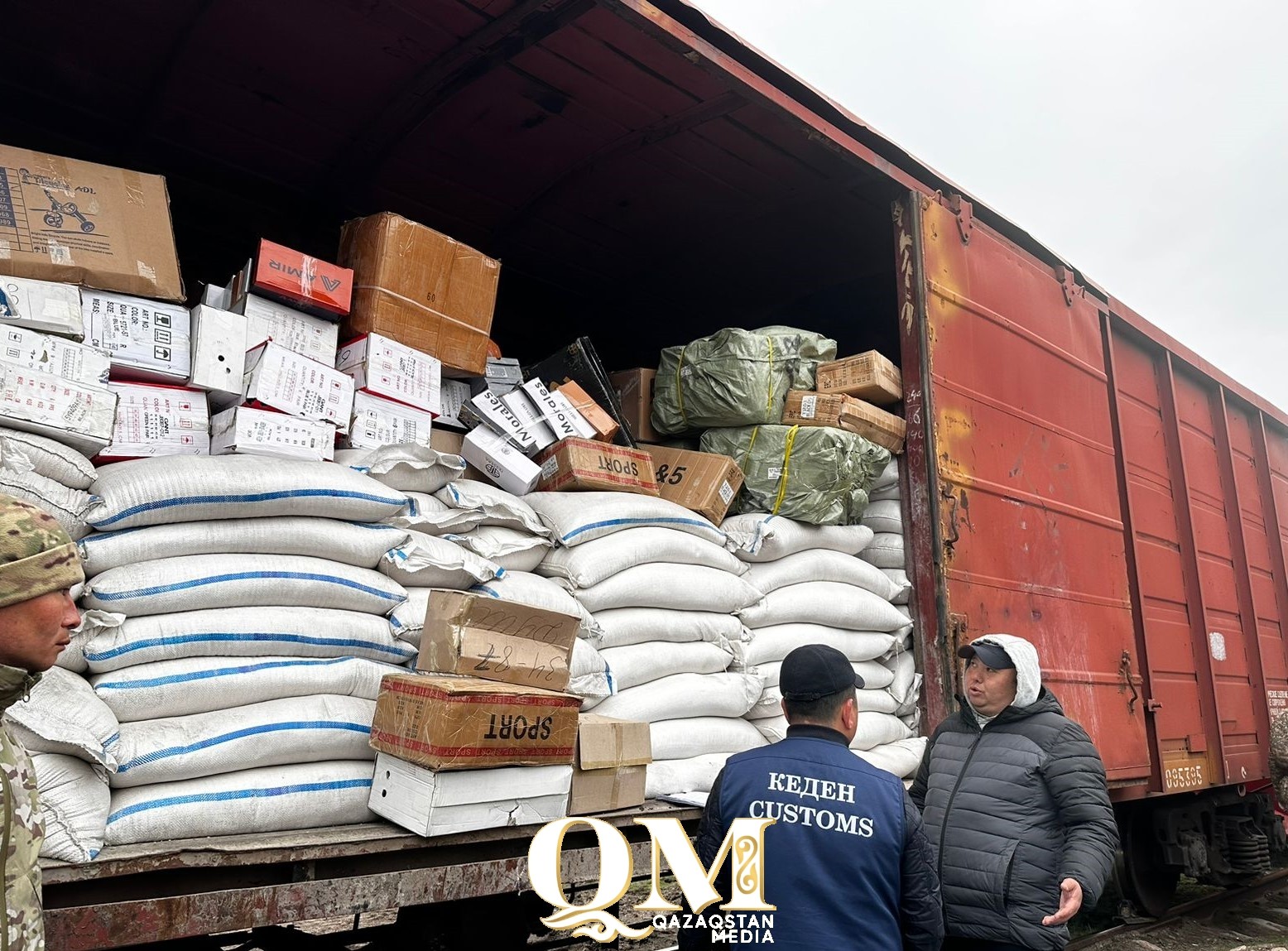 16 вагонов гумпомощи привезли из Таджикистана в СКО