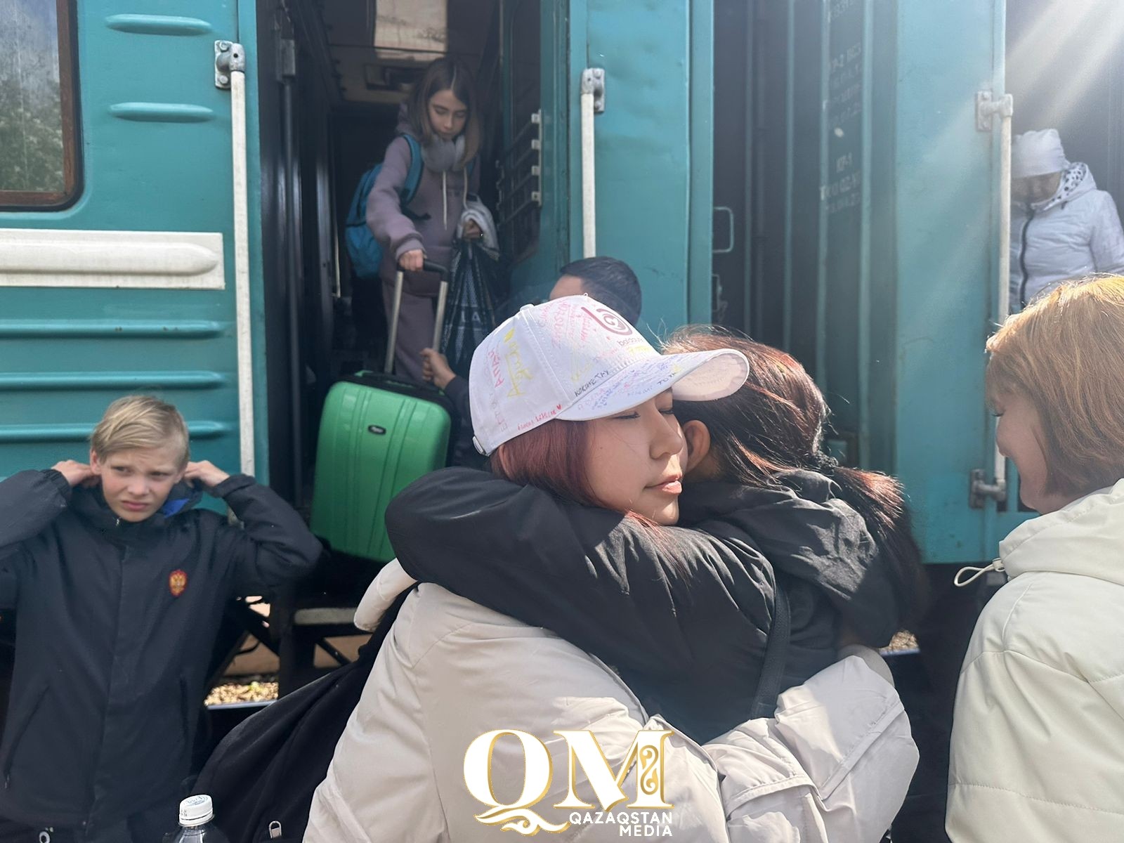 Школьники из семей, пострадавших от паводка в СКО, возвращаются с отдыха