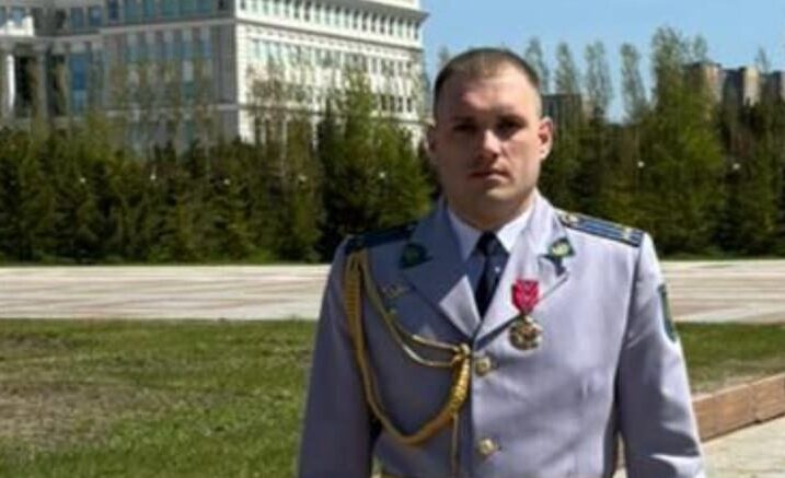 Орден "Айбын" получил полицейский из Петропавловска от Президента РК