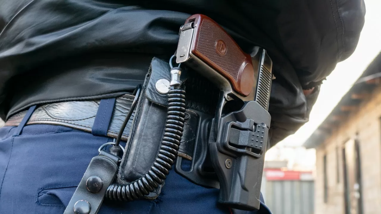 16 случаев небрежного хранения служебного оружия выявили в СКО