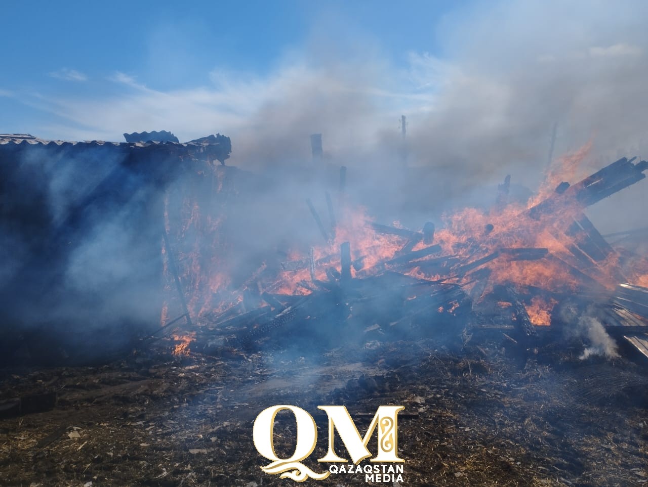 Огонь уничтожил жилой дом в селе Налобино СКО