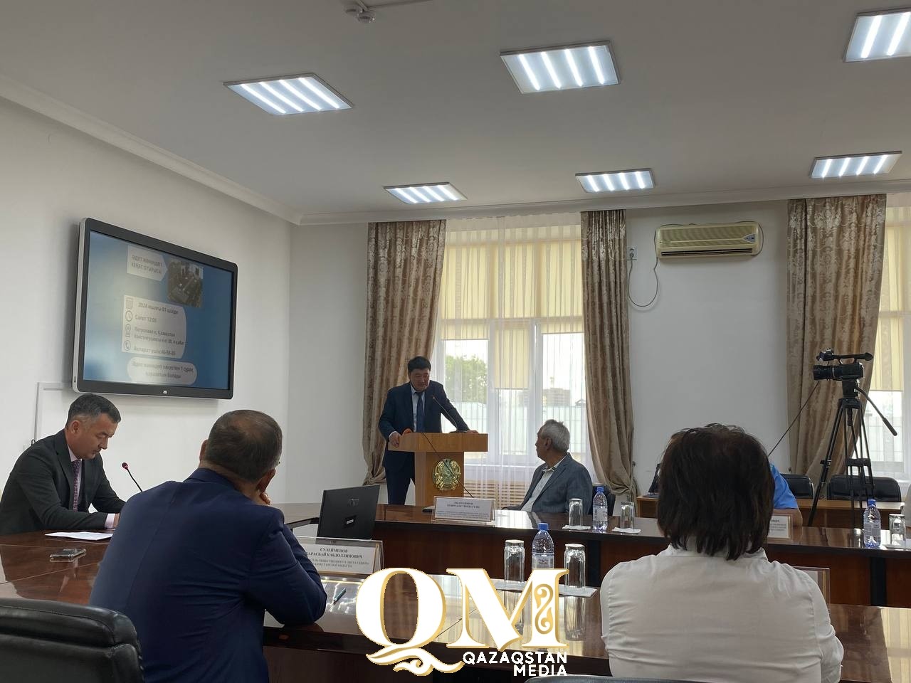 Классный руководитель пришел защищать сельского акима на совете по этике в СКО