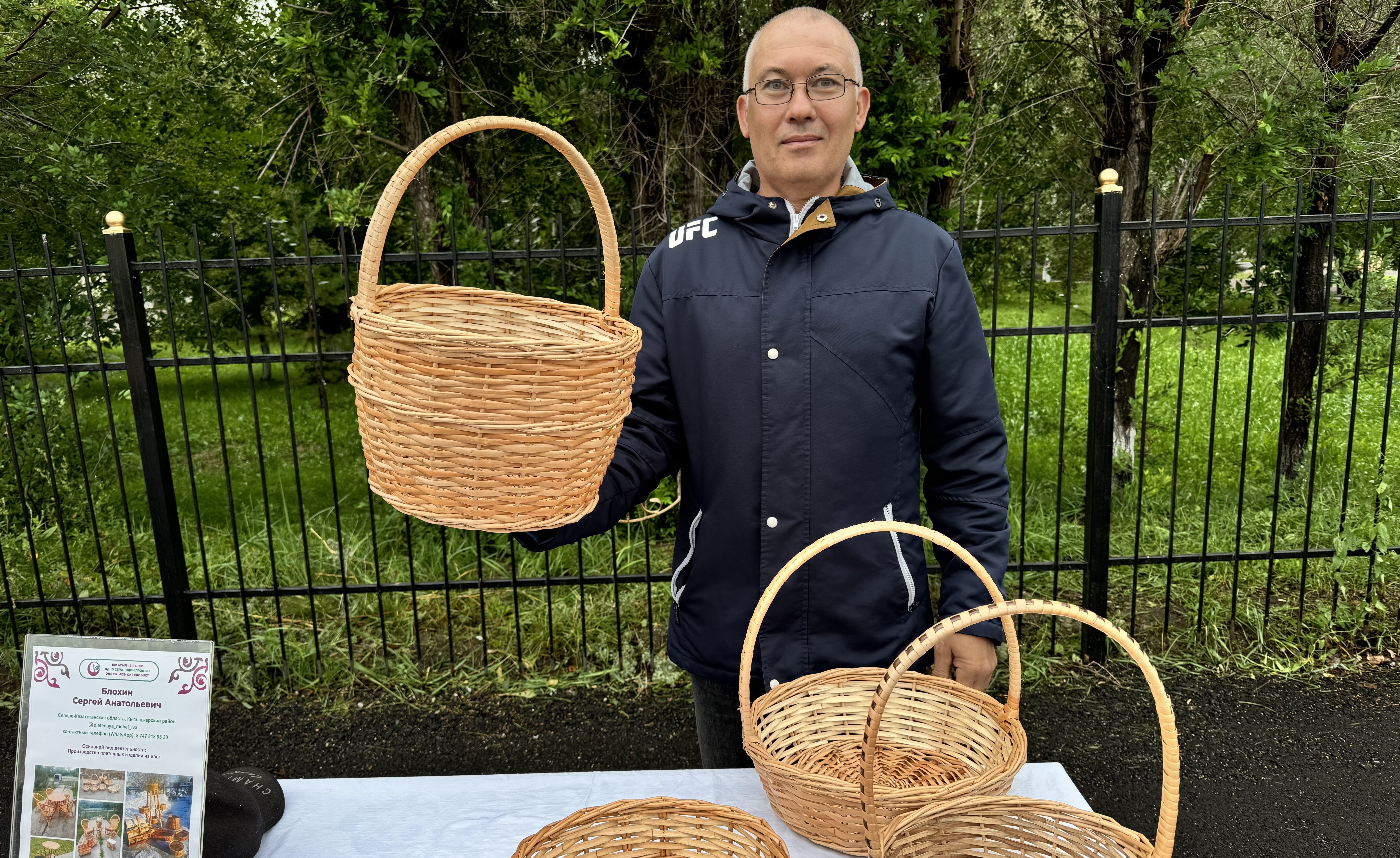 СҚО-да тіс дәрігері ағаштан жиһаз бен түрлі себеттер жасайды
