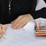 Петропавлда мектеп мұғалімі мен бас есепші айына үш рет жалақы алып отырған