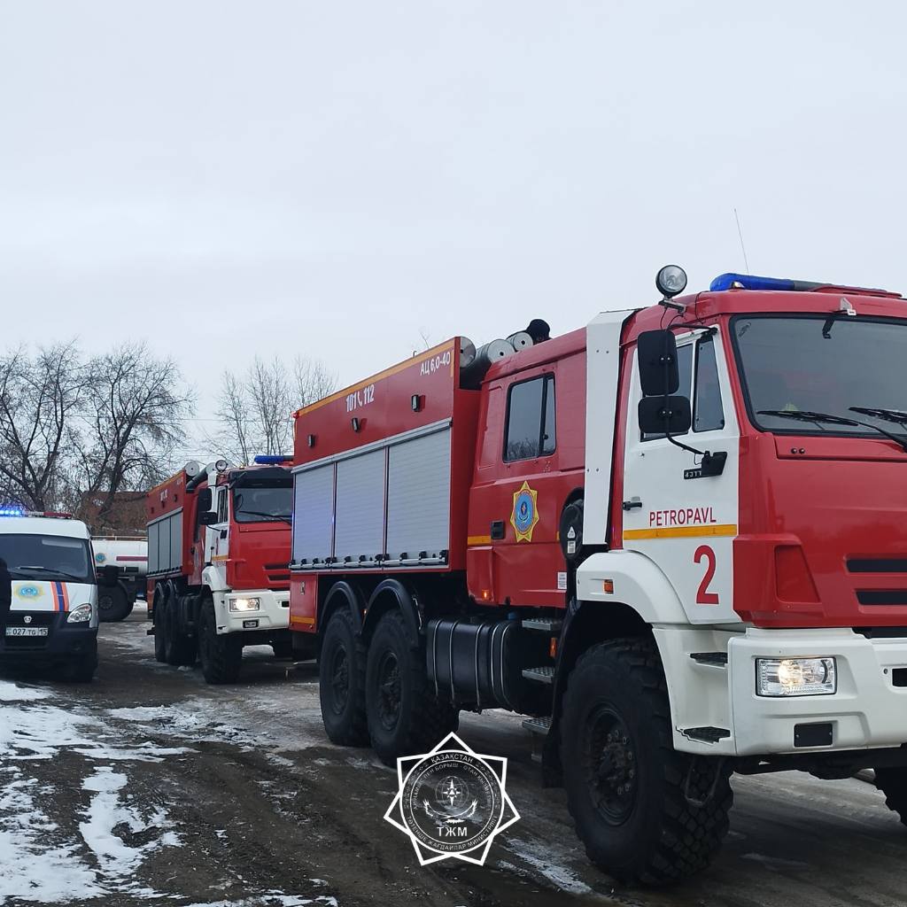 Неизвестные подожгли бесхозный дом в Петропавловске