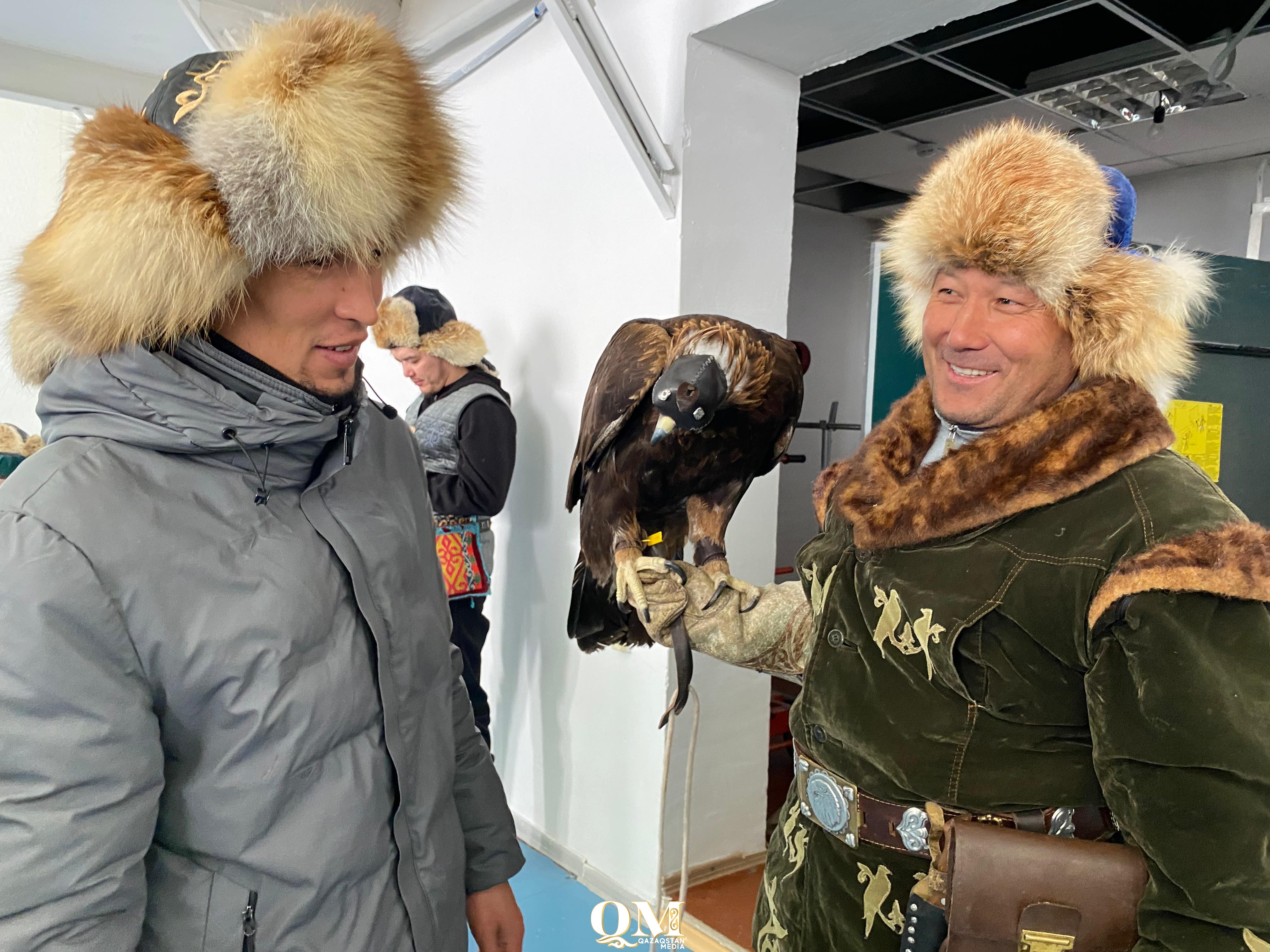 Высокий полет: в Кызылжарском районе СКО проходит чемпионат по ловчим птицам