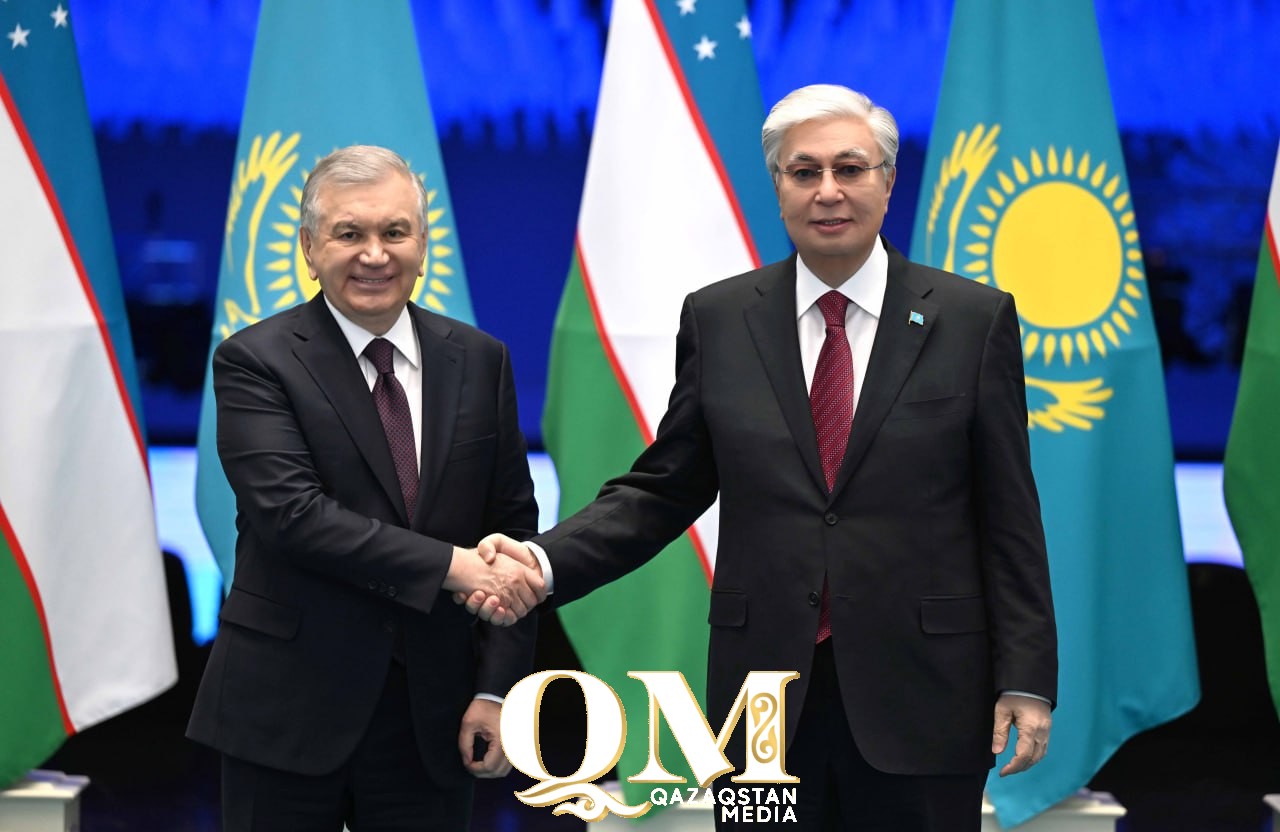 Қасым-Жомарт Тоқаев пен Шавкат Мирзиёев бейресми кездесу өткізді