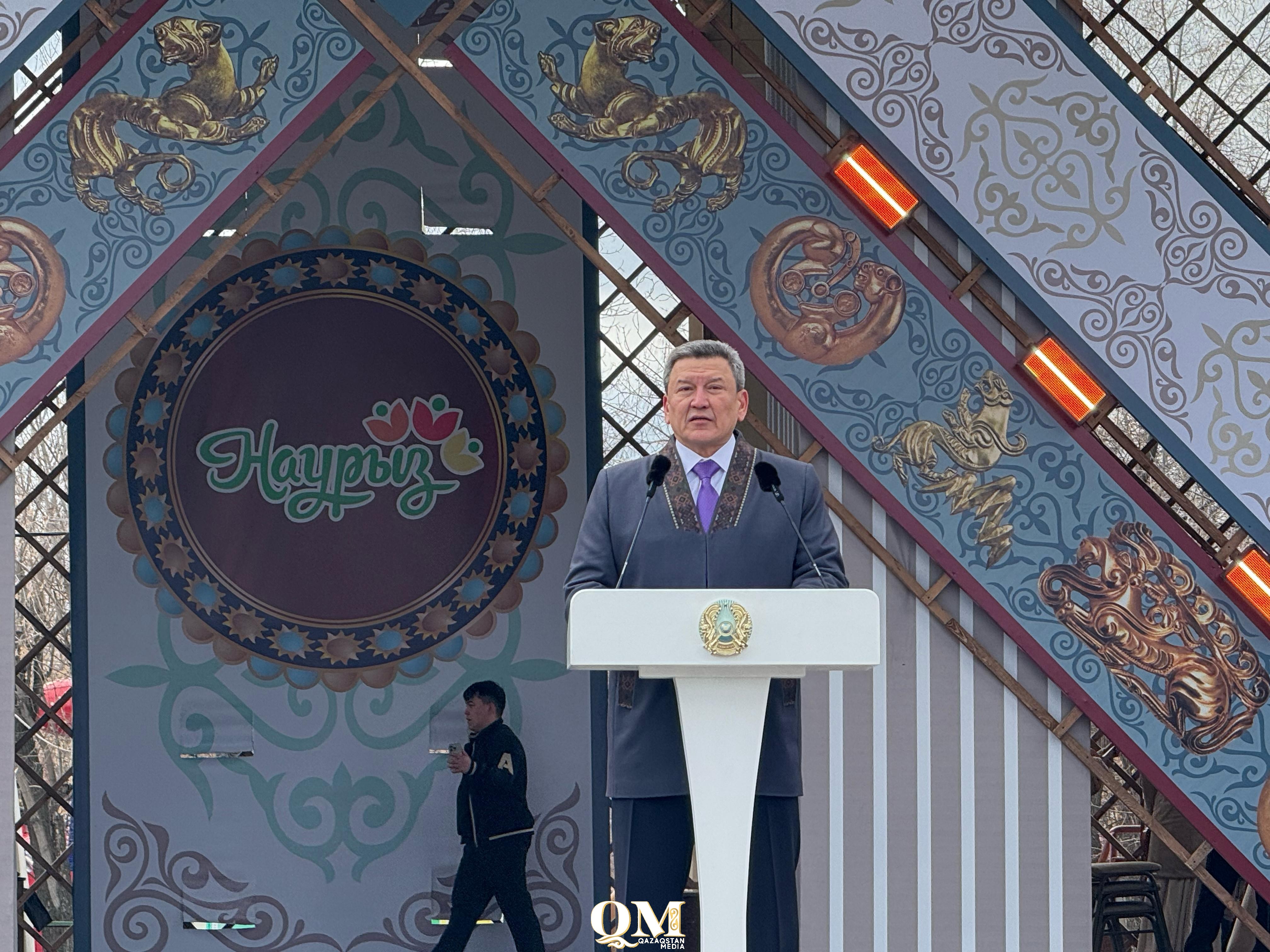 Масштабное празднование Наурыза проходит в Петропавловске. С любимым весенним праздником североказахстанцев поздравил глава региона Гауез Нурмухамбетов.