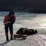 Мужчина провалился под лед в Петропавловске