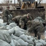 Семь тысяч мешков с песком заготовили военные для защиты от паводков в СКО