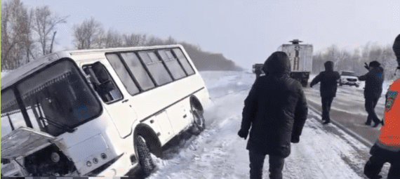 СҚО-да жолаушылар автобусы жолдан шығып кетті