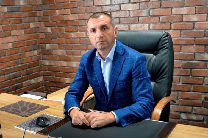 Любой труд заслуживает уважения, особенно труд представителей рабочих специальностей - Петр Шарапаев