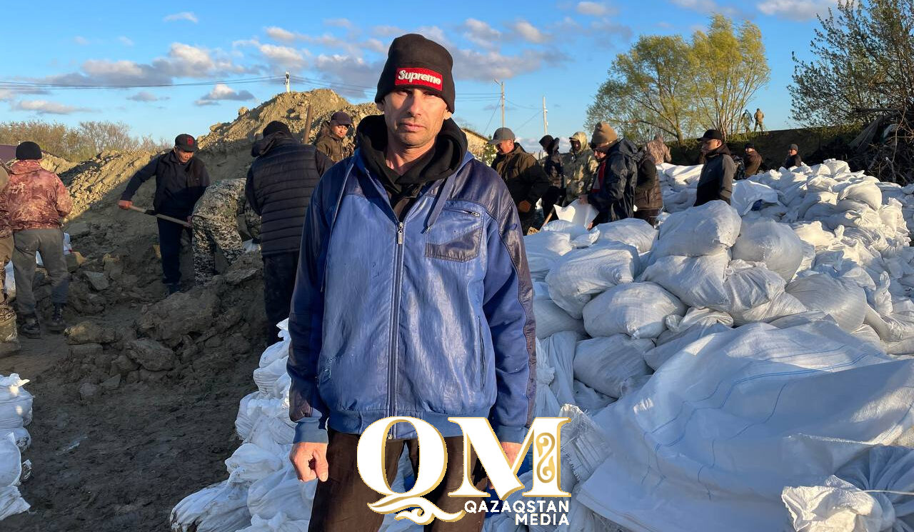 Волонтеры из района Шал акына защищают село Тепличное