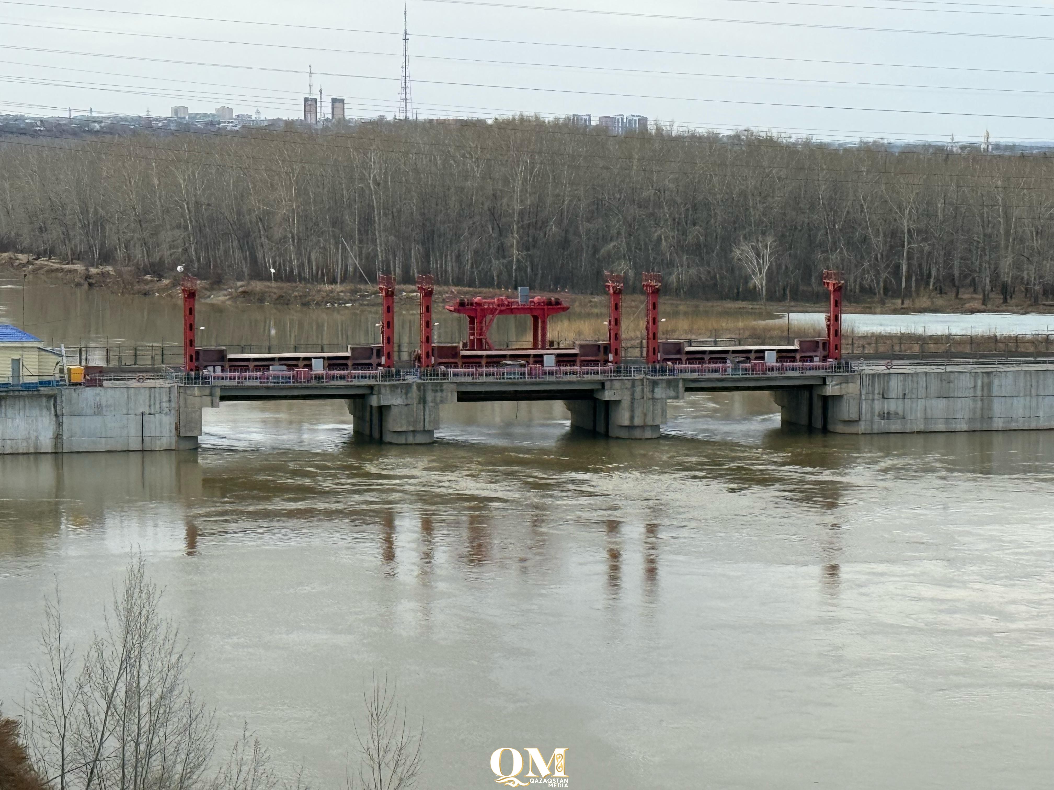 В Петропавловске пик первой волны, на Сергеевском водохранилище перелив 170 см