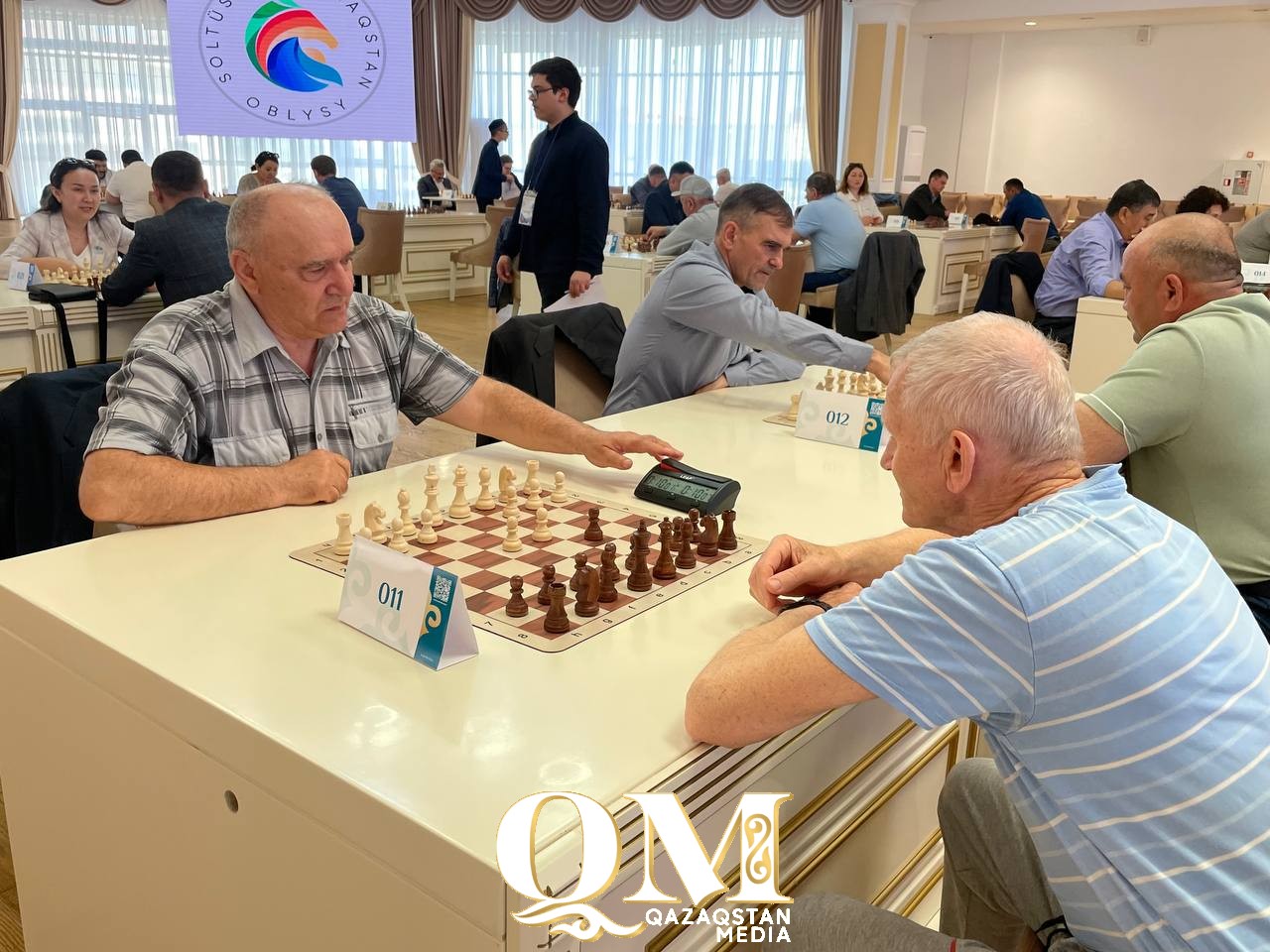 Чиновники, ветераны и журналисты встретились за шахматной доской в Петропавловске