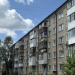 Ребенок выпал из окна в СКО: спасатели предупредили об опасности
