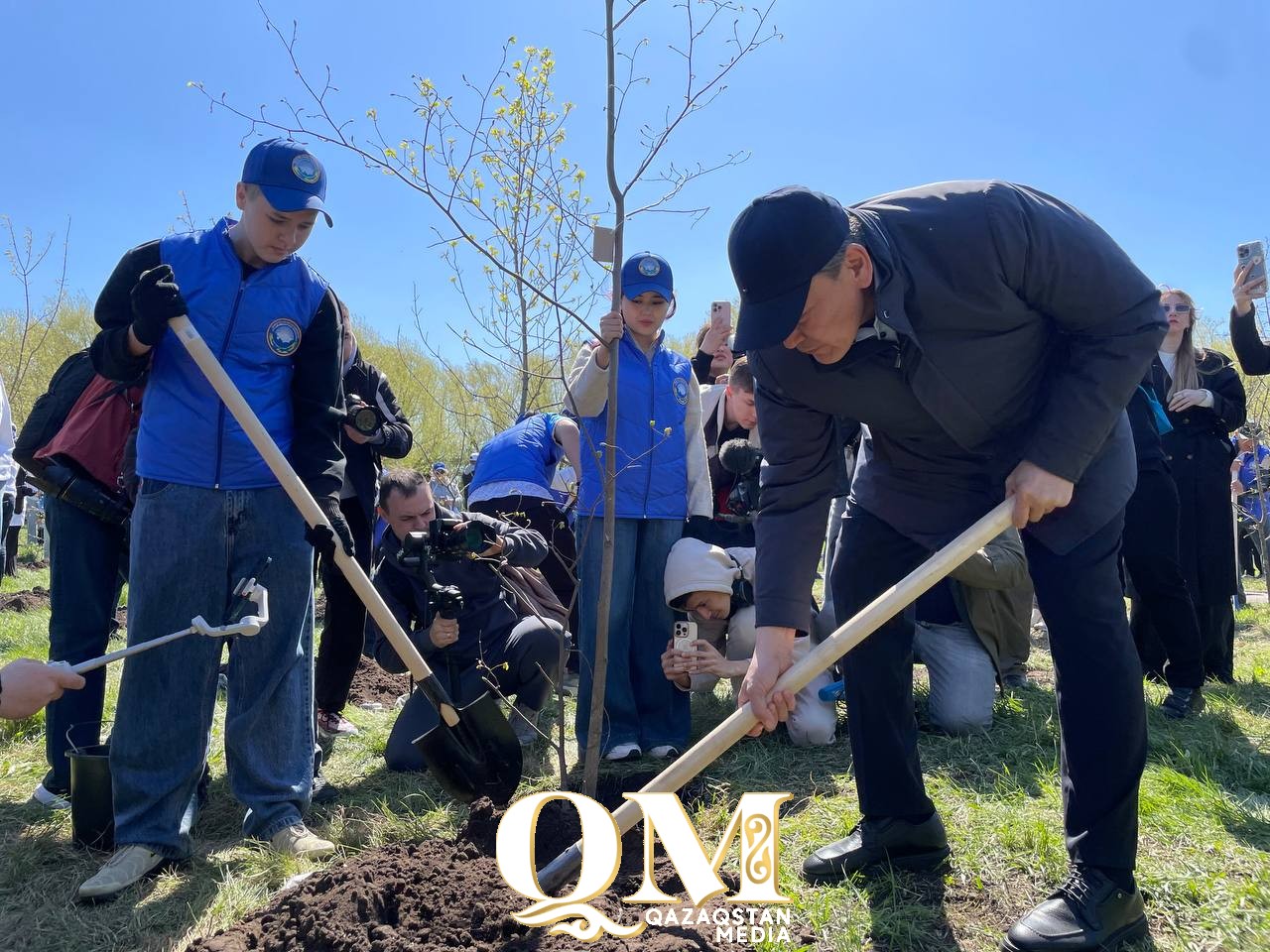 Аллея единства появилась в парке Петропавловска
