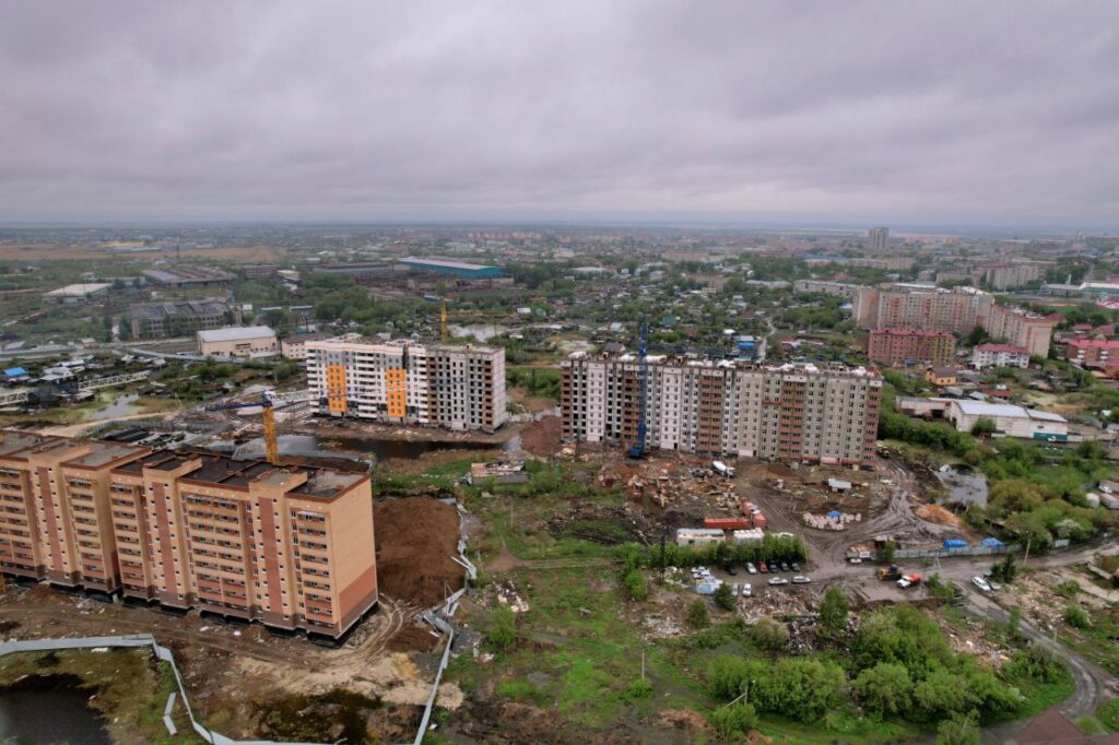 Новые многоэтажки и детские сады строят в Петропавловске