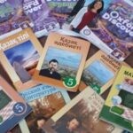 Учебники по некоторым школьным предметам изменят в Казахстане
