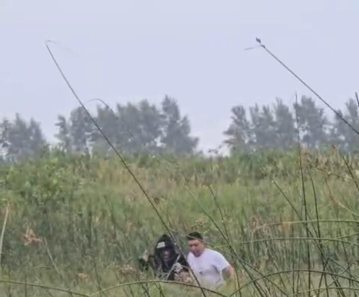 «Я потерялась»: полицейские спасли девушку, которая не могла выйти из болота в СКО