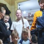 Девять детей оказались закрытыми в квартире в Петропавловске