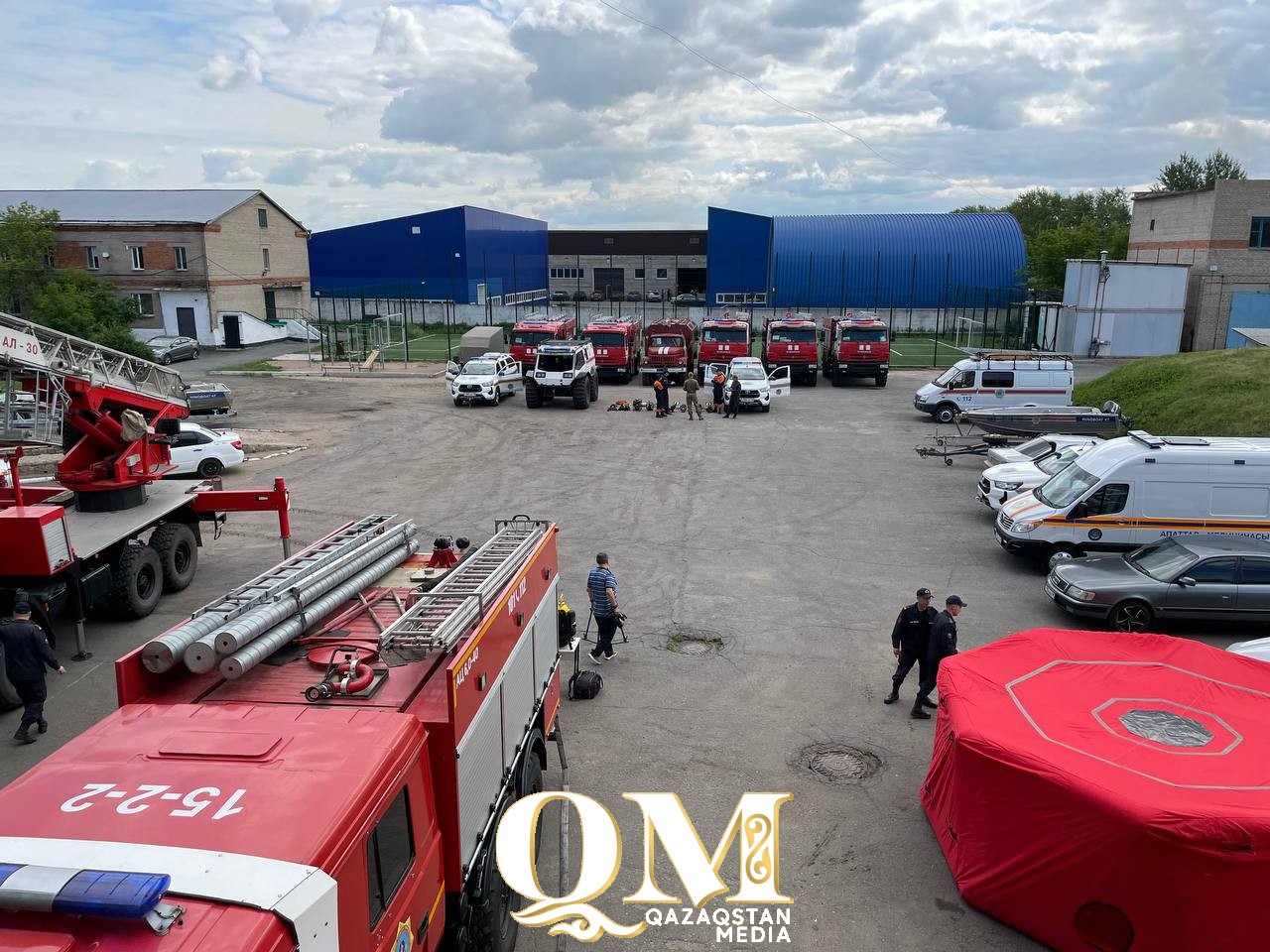 Петропавлда металл контейнер мен қойма өртенді