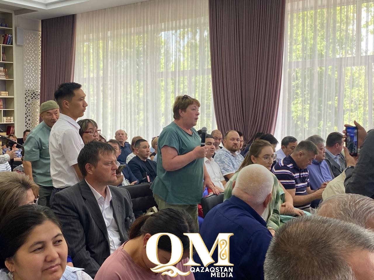 Устанавливали в мороз - подрядчик оставил детей без площадки в Петропавловске