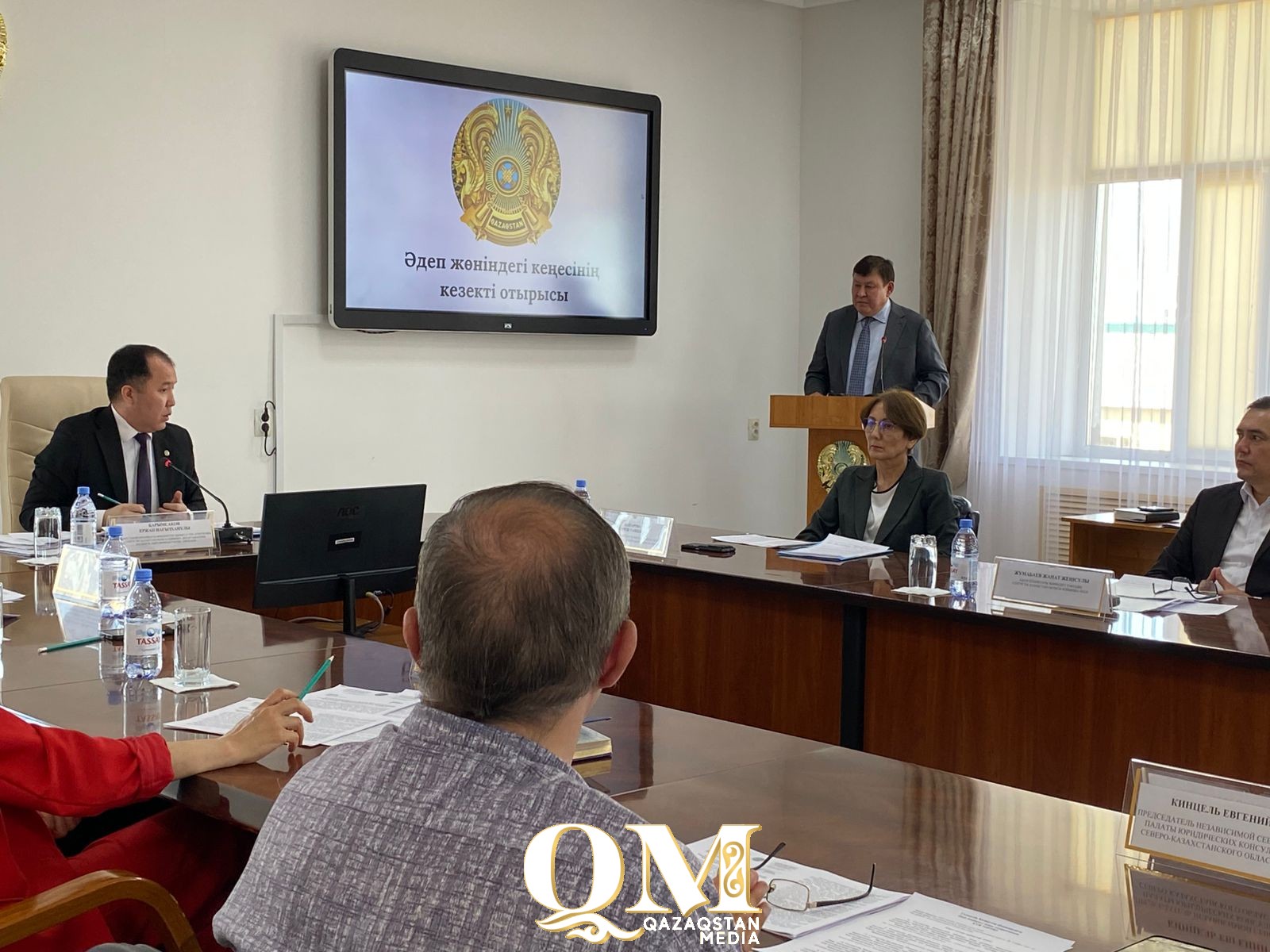 Ақжар ауданы әкімі: мемлекеттік қызметке ешкім келгісі келмейді