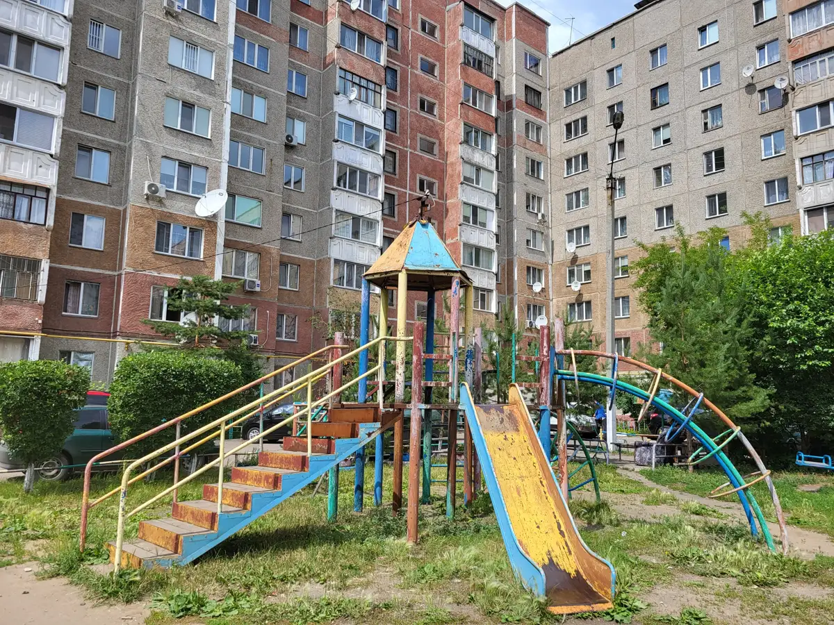 Дворы на миллионы — лужи по колено. Что не так с благоустройством в Петропавловске?