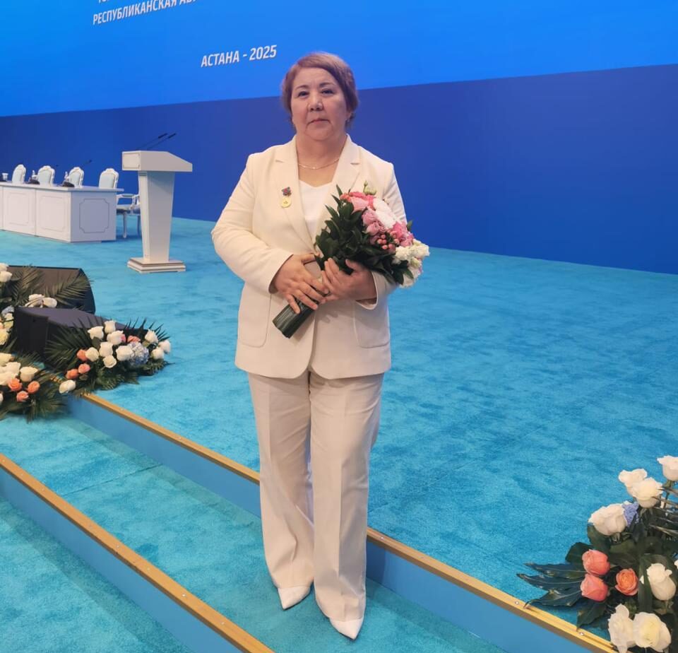 Солтүстікқазақстандық ұстаз Президент қолынан марапат алды
