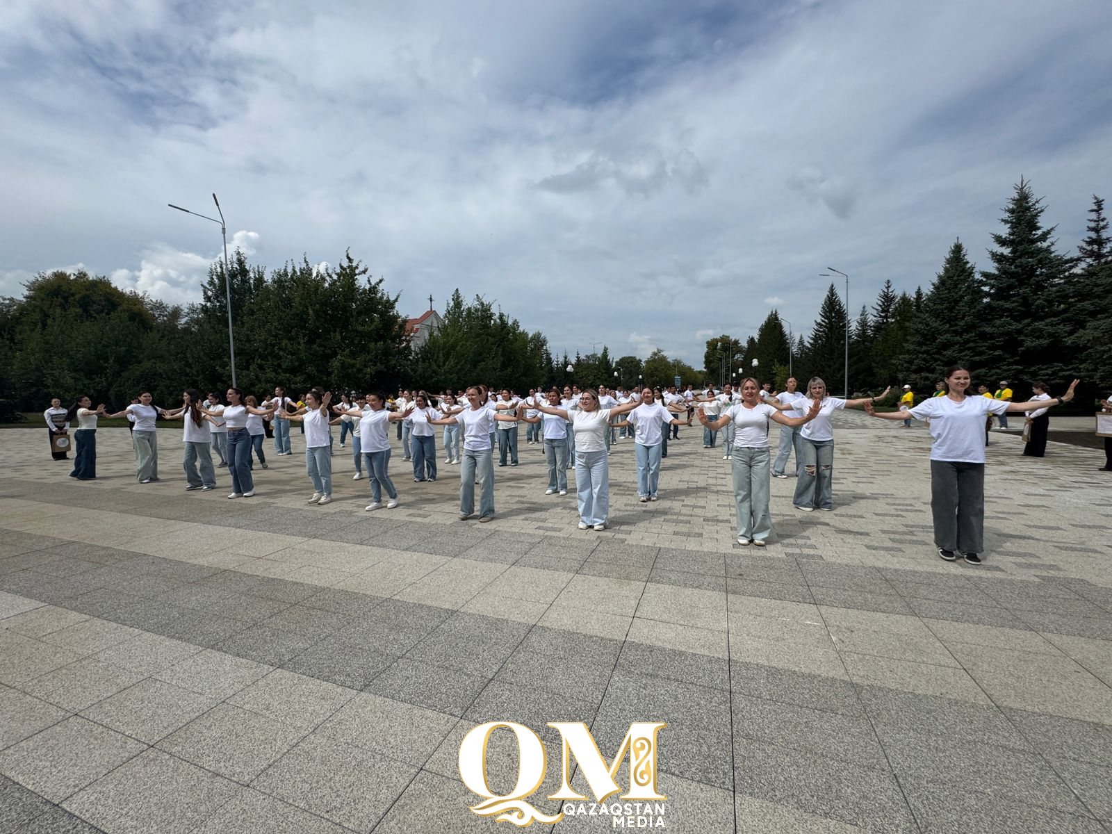 СҚО-да ұстаздар «Таза Қазақстан» акциясы аясында челлендж өткізді