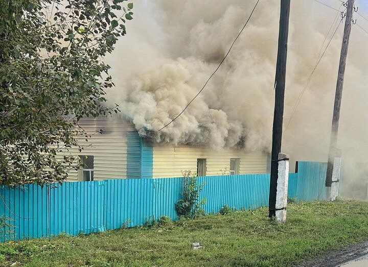 Из-за замыкания электропроводки сгорел дом в Булаево СКО