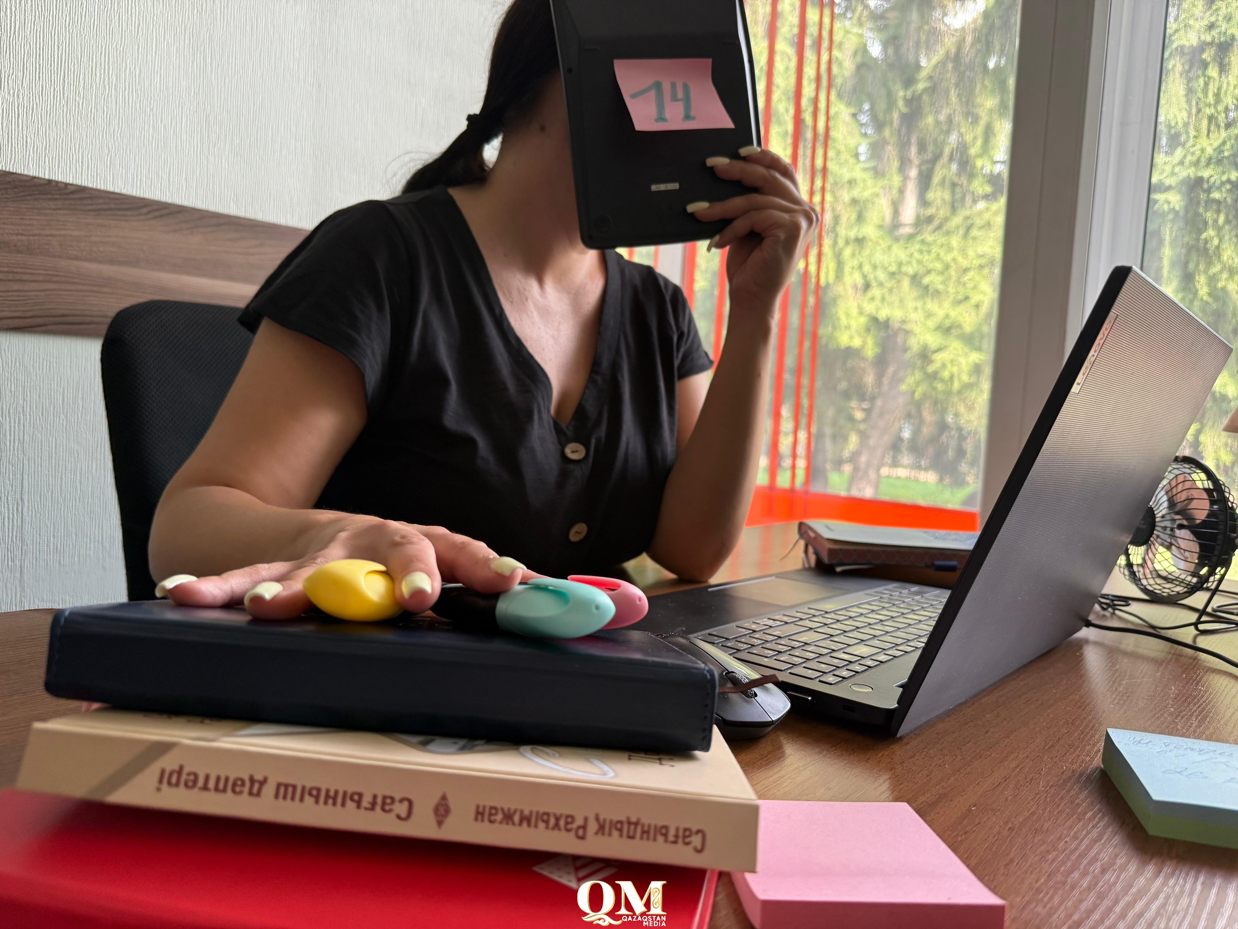 Почти на 14 млн тенге обманули мошенники сельскую учительницу из СКО