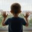 Уголовное дело завели на родителей 5-летнего мальчика, который выпал с третьего этажа в Петропавловске