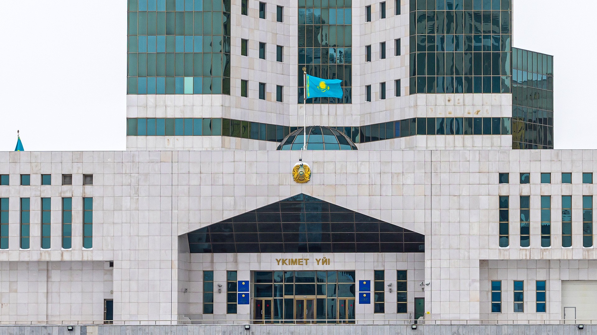 2024 жылғы Президент Жолдауы: автожолдарды жаңғырту, әуежайлар салу және Транскаспий бағыты қалай дамуда