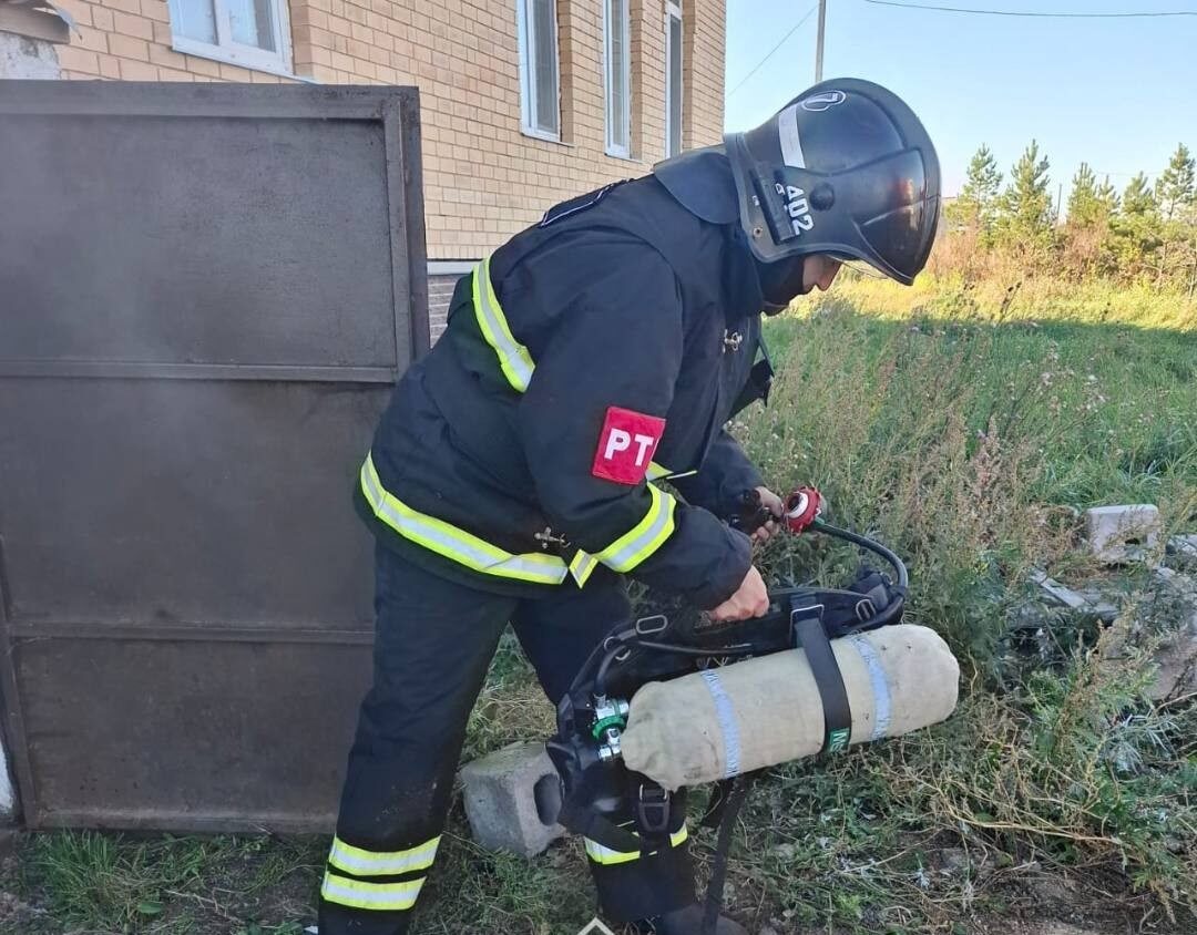 Мечеть едва не взорвалась в СКО. Спасатели вынесли 4 газовых баллона