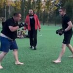 Бойцовские спарринги организовал врач из Петропавловска на уличной спортплощадке