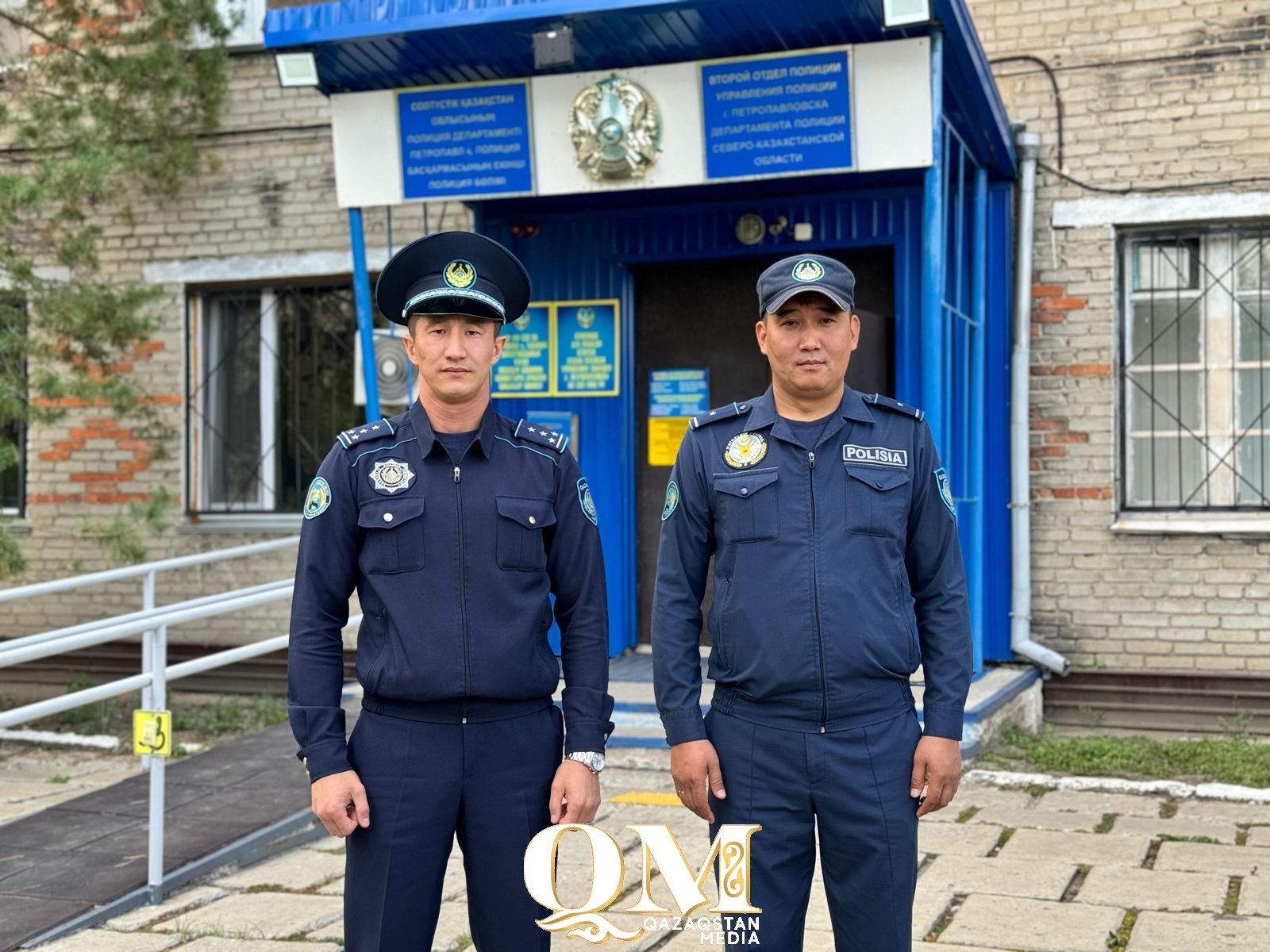 Не поехали, а побежали. Полицейские спасли мужчину из горящего дома в Петропавловске