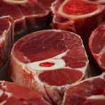Кто съедает говядину до магазина — цены на мясо возмущают казахстанцев