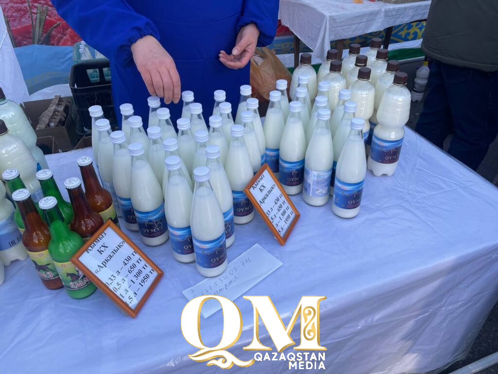 Мед, кумыс и гуси к празднику: больше тысячи тонн продукции привезли сельчане на ярмарку в Петропавловск