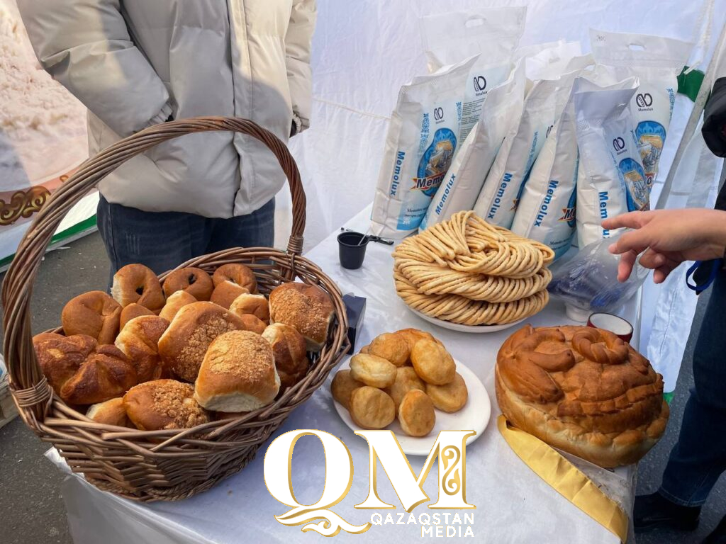 Мед, кумыс и гуси к празднику: больше тысячи тонн продукции привезли сельчане на ярмарку в Петропавловск