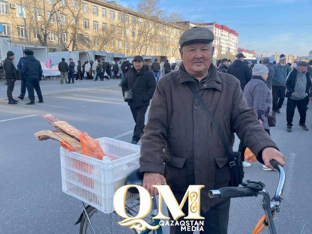 Мед, кумыс и гуси к празднику: больше тысячи тонн продукции привезли сельчане на ярмарку в Петропавловск