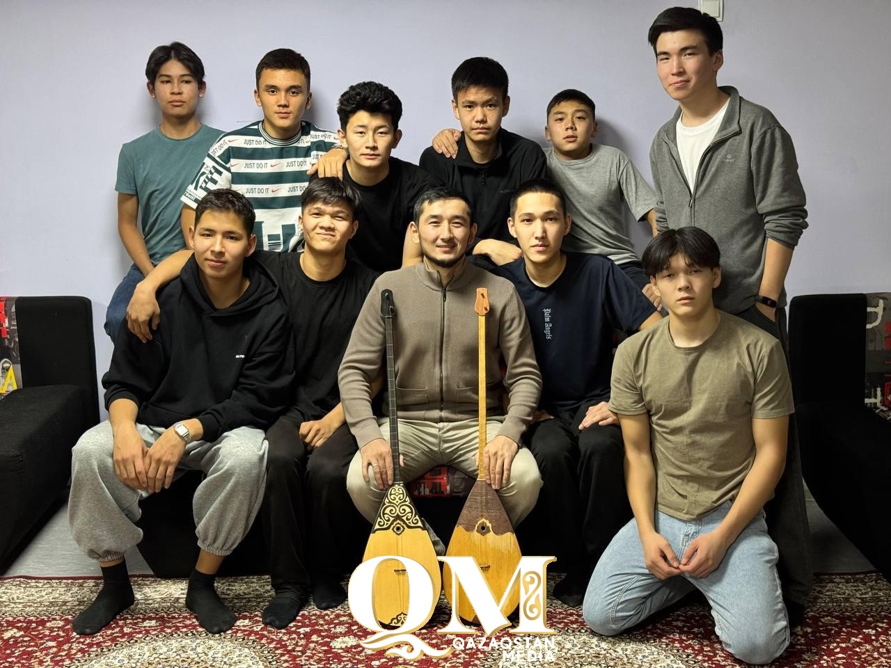 Маэстро с домброй: как учитель Баимбет Квайдулов из Петропавловска помогает услышать свою культуру