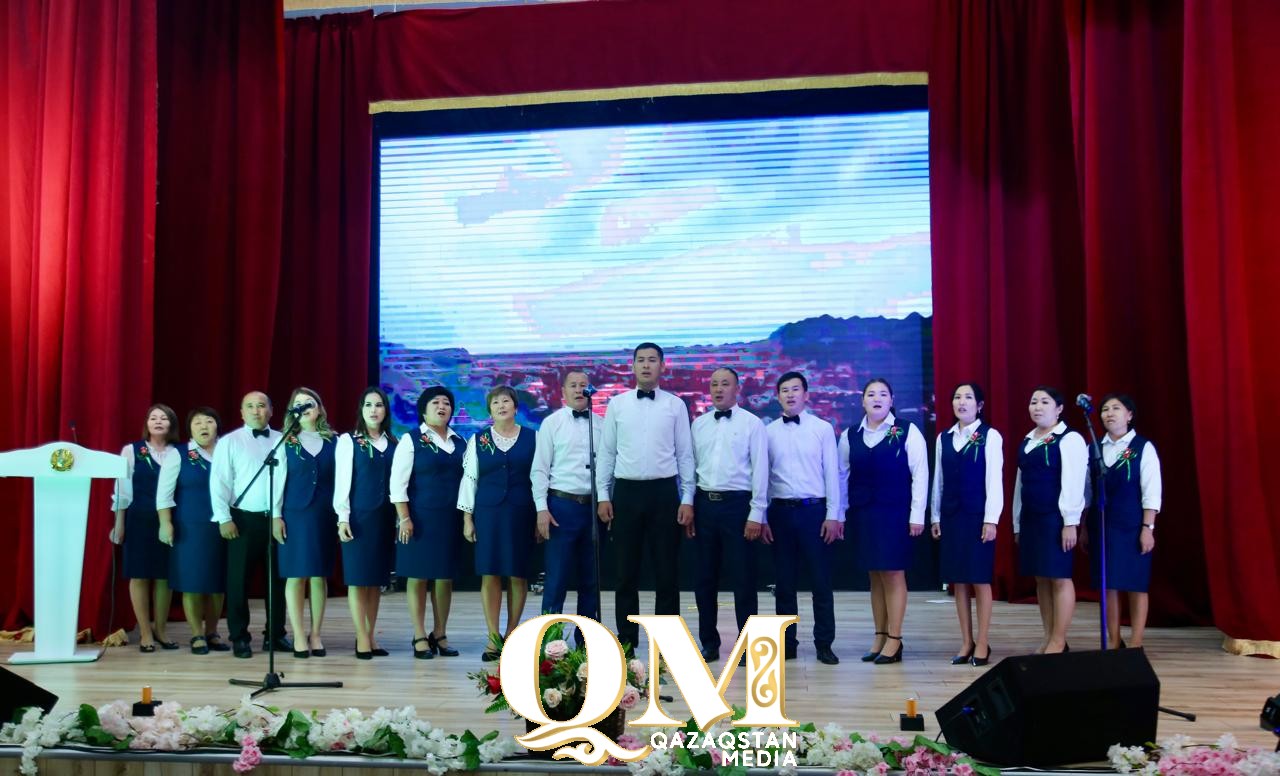 Шал ақын ауданында Ұстаздар күніне арналған мерекелік концерт өтті
