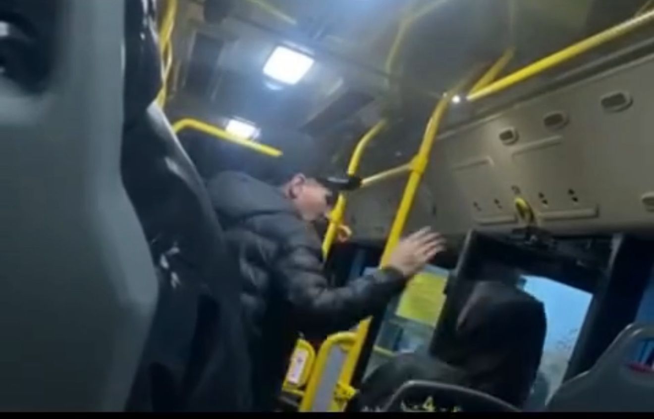 Уголовное дело завели на мужчину, который ударил школьницу в автобусе в Петропавловске