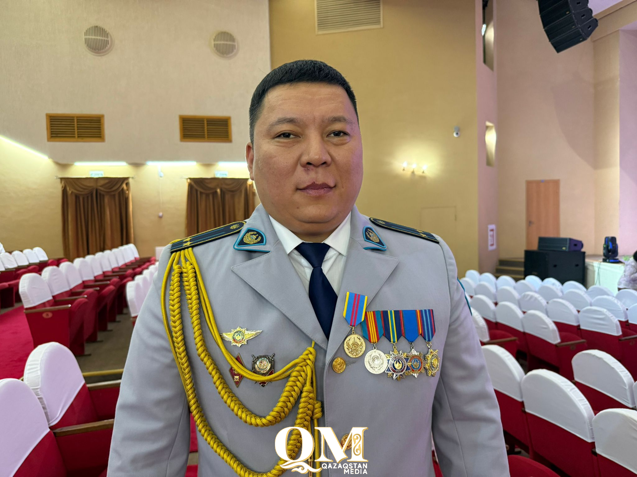 За закон и порядок: ко Дню Республики наградили полицейских СКО